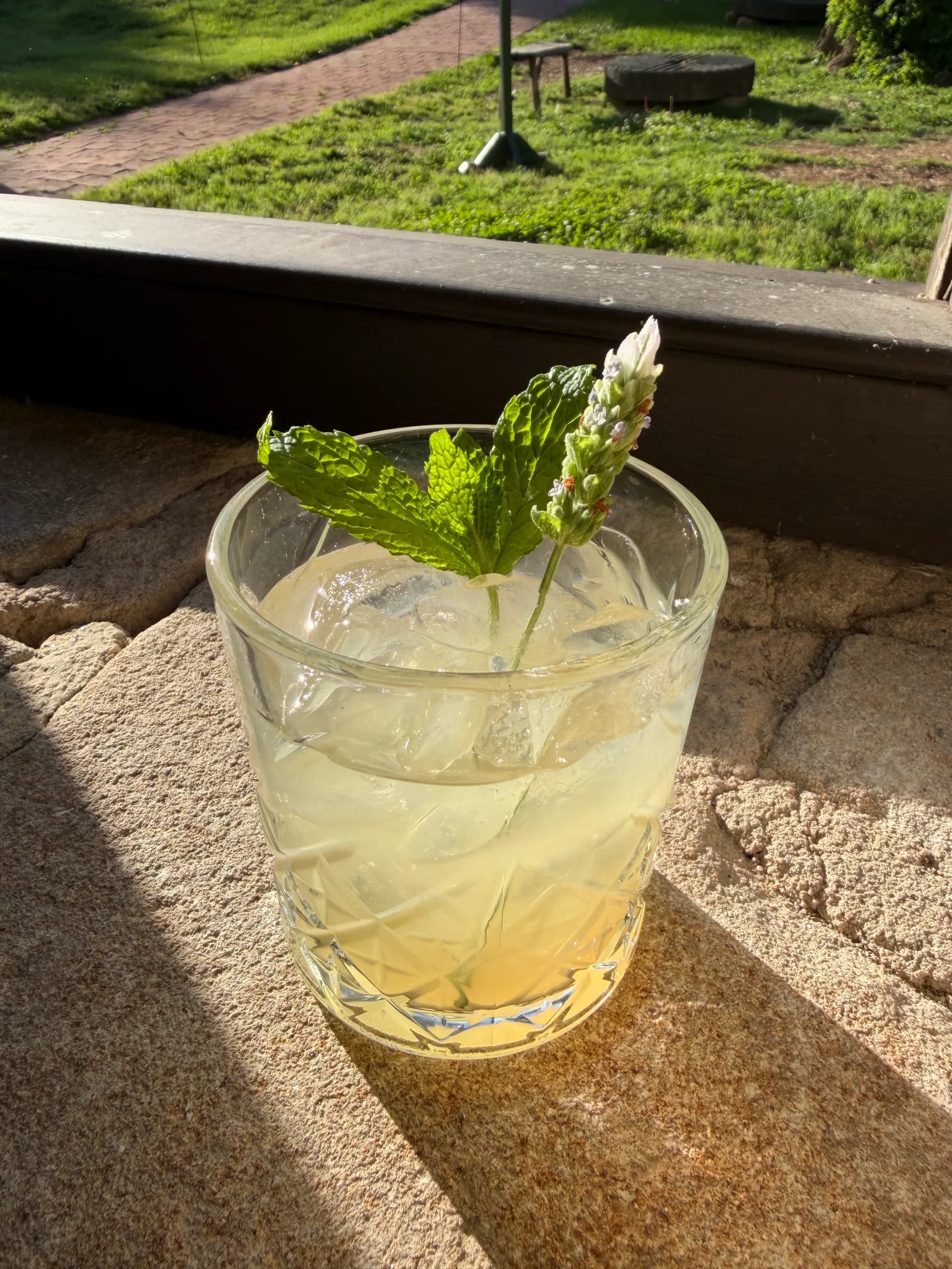 Whiskey Honey Lemonade
